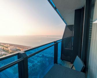 Orbi City Aparthotel - Batum - Balkon