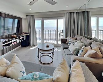 By the Sea Resort 507 - Oceanfront View - Galveston - Sala de estar