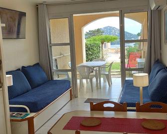Agay Cap Esterel, le village Belvédère T2 climatisé Rez-de-Jardin, Vue Mer, Piscine et Parking inclus - Saint-Raphaël - Soggiorno