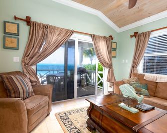 Tar Bay's Hidden Treasure! 'The place to be' - George Town - Huiskamer