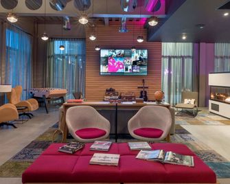Moxy London Excel - London - Lounge