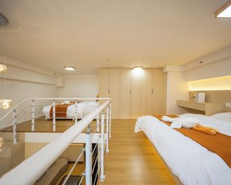 The Hejinn House Design Lofts & Suites-Chunxi Road T,aikoo Li Branch - Chengdu