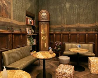 The Elephant Hostel - Amsterdã - Lounge