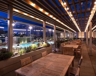 Ensuring a Very Comfortable & Memorable Stay! Pets Allowed, Onsite Pool - Redwood City - Restaurant