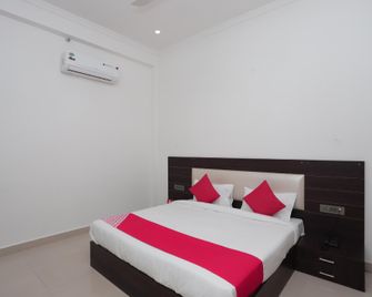 OYO 38854 Royal Krishna Garden - Alwar - Bedroom