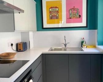 Bright Moments Holiday Home - Beverley - Keuken