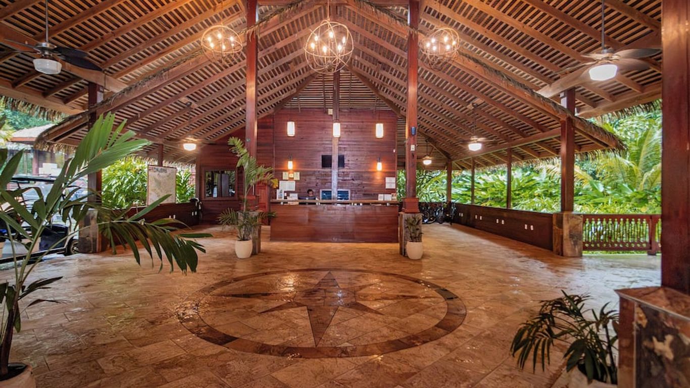 Red Frog Beach Island Resort