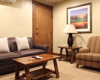 Grand Lodge on Peak 7 - Breckenridge - Living room