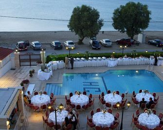 Eona Beach Resort by Greek Pride - Agía Triáda - Salle de banquet