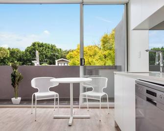 Bondi Beach Studios: IV - Bondi - Balcón