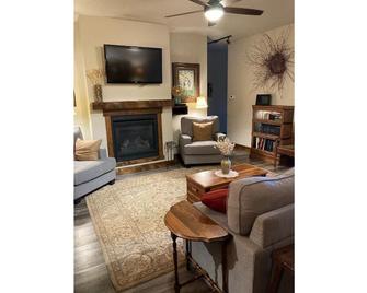 Beautiful Condo Near Glacier National Park and Whitefish Mountain Resort - Columbia Falls - Badkamer