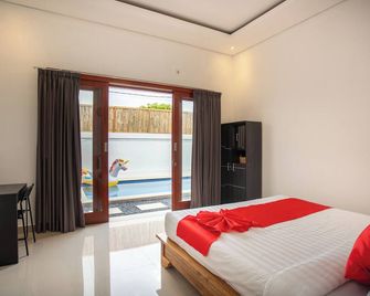 Taman Bali Villa 5 - North Kuta - Bedroom