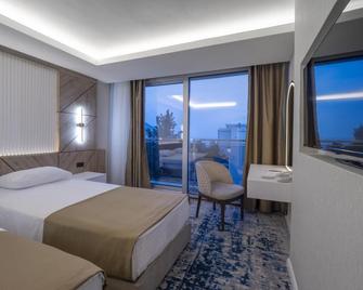 Hotel Tara Becici - Budva - Soverom