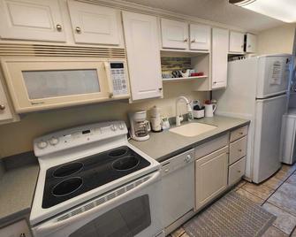 Beautiful 2 Bedroom Apartment In Cherry Grove With Stunning Views Buena Vista 402 - North Myrtle Beach - Cocina