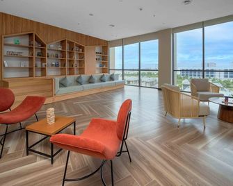 윈덤 가든 캄란 리조트 - 캄 람 - 로비