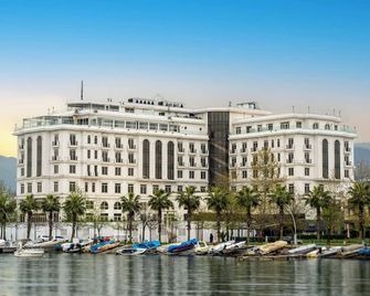 Wellborn Luxury Hotel - İzmit - Building
