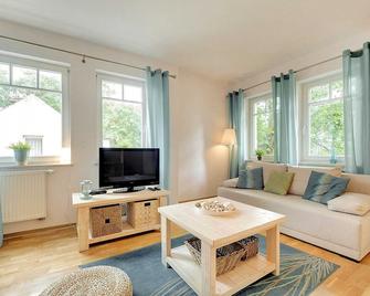 By the sea - Nadmorski by Noclegi Renters - Sopot - Sala de estar