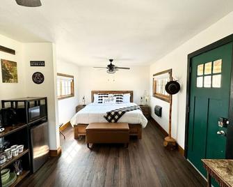 The Loose Moose Cabin #10 At Downtown Grand Lake - Grand Lake - Schlafzimmer