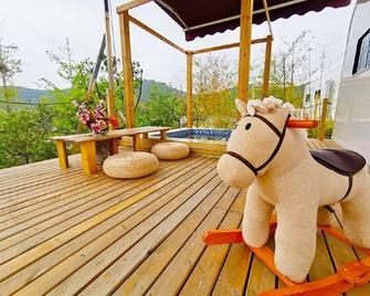 Kaishi Hot Spring Resort - Dalian - Patio