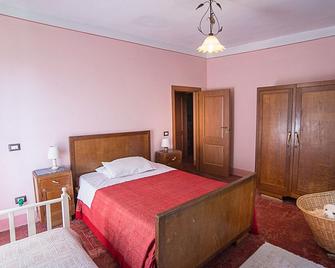 Agriturismo Il Musaccio - Barga - Camera da letto