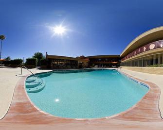 Best Western Royal Sun Inn & Suites - Tucson - Alberca