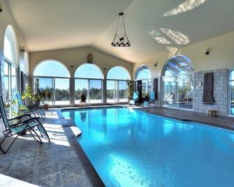 Magnificent villa with breathtaking views! - Sutton - Pool