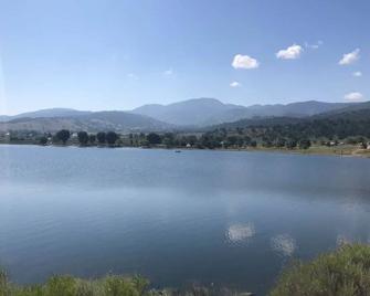 Tehachapi guesthouse A - Tehachapi