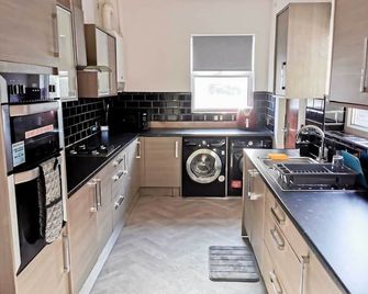 Charming 4-Bed House in Manchester - Manchester - Cuina