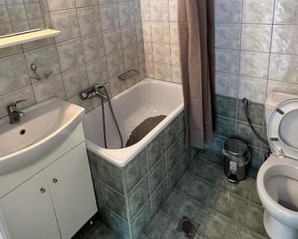 Rooftop Apartment - Larissa - Salle de bain