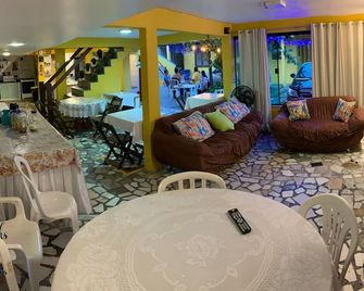 Pousada Toca Dos Coelhos - אראיאל דו קאבו - מסעדה