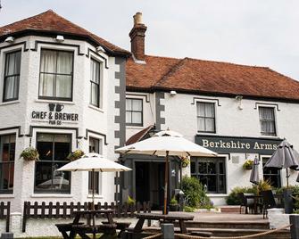 Berkshire Arms by Greene King Inns - Reading - Edificio