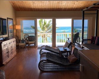 Hidden Gemstone for One Dreamy Escape! - Laie - Living room