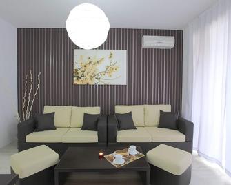 Rainbow 3 Resort Club - Nessebar - Wohnzimmer