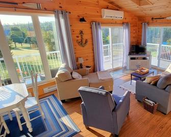 Water View Cottage With A/C In Quiet Location, Close To Amazing Beaches - Kensington - Living room