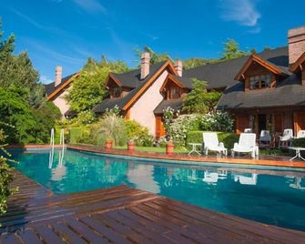 Apart Hotel La Bora - San Martín de los Andes - Piscina