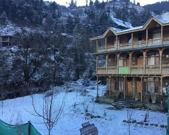 Himalayan Brothers Adventure - Naggar - Building