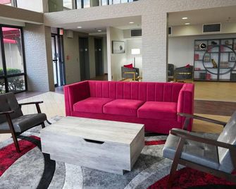 Ramada by Wyndham Tulsa Broken Arrow - Broken Arrow - Lounge
