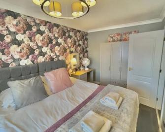 Monkbridge Mews Apartment - York - Bedroom