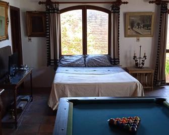 Bungalow with garden, swimming pool, barbecue, pool, in an excellent location! - Montevideo - Bedroom