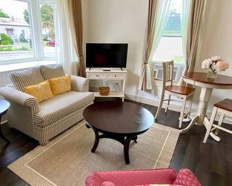 Water Street Apartments - Williamstown - Living room