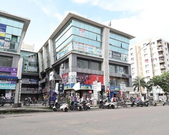 OYO 5799 Hotel Plaza Inn - Bhopal - Edificio