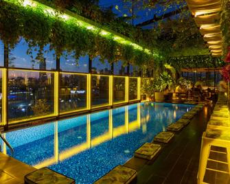 The Smallville Hotel - Beirut - Piscina