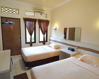 Patria Plaza Hotel - Blitar - Bedroom