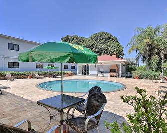 Hotel Golden Park Campinas Viracopos By Nacional Inn - קמפינאס - בריכה
