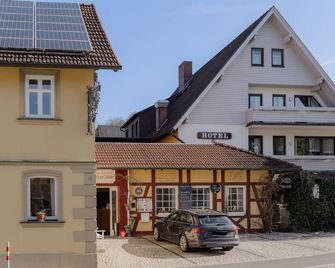 Landhotel Schwarzer Adler - Bad Staffelstein - Building