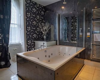 Mellington Hall Country House Hotel - Montgomery - Baño