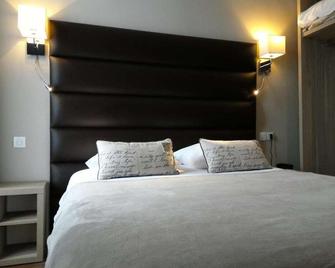 Hotel Napoleon - Cherbourg-en-Cotentin - Phòng ngủ