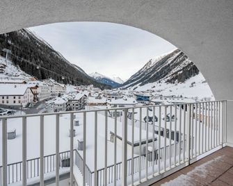 Christine - Ischgl - Balcony