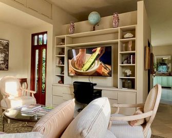 Luxury Two-Level Townhouse with Stunning Historic Views - Santo Domingo - Stue