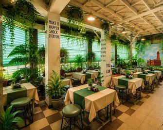 Hotel Ur - Prayagraj - Restaurant